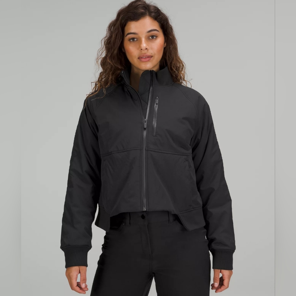 Lululemon short insulated bomber black